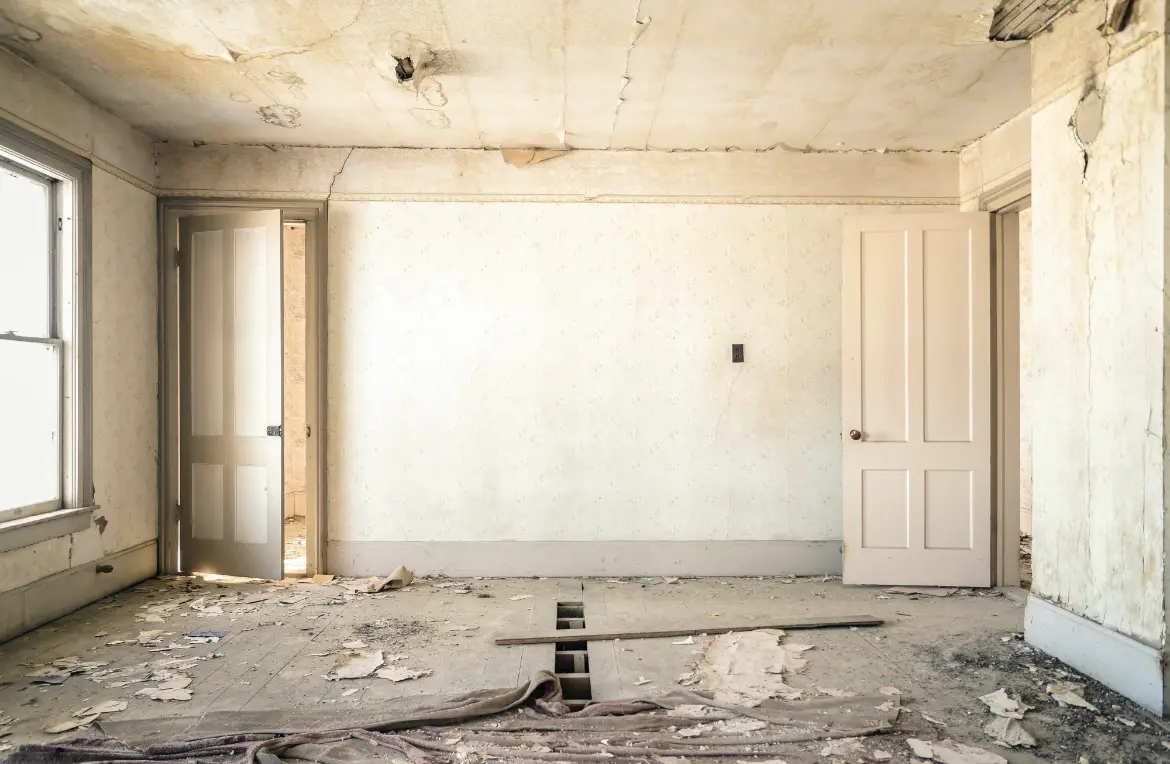 Waste disposal crew managing a cleanout project in Somerset